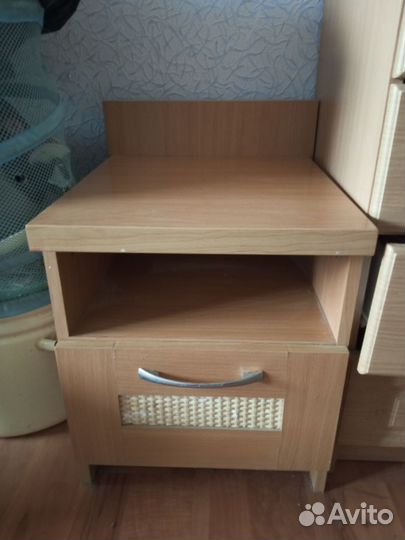 Тумба прикроватная
