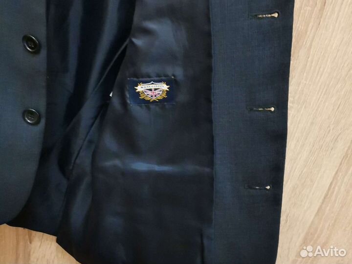 Школьный костюм серый 128р