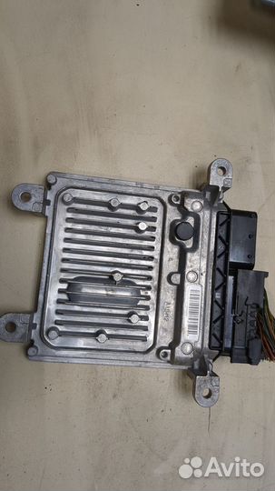 Блок управления двигателем Mercedes C W204, 2009