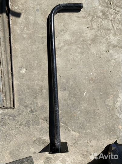 Стеновой кронштейн для крепления антенн