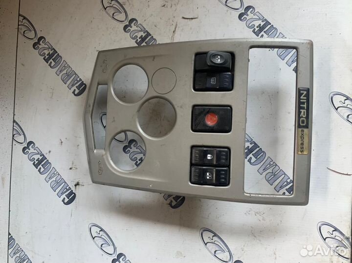 Консоль Рено logan 1