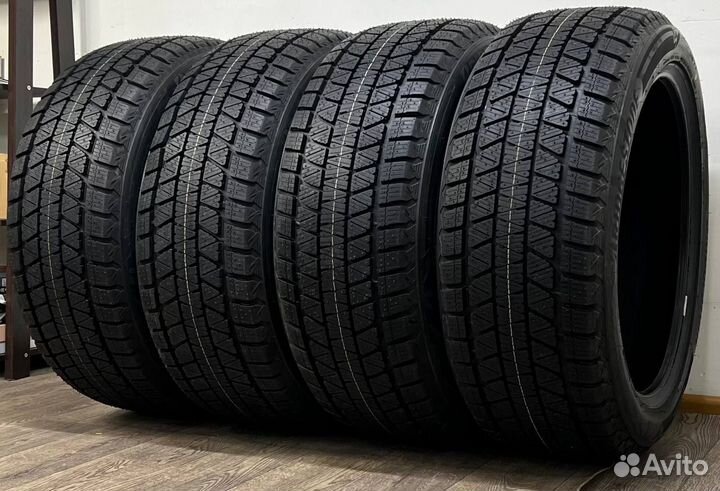 Bridgestone Blizzak DM-V3 285/45 R22 112T