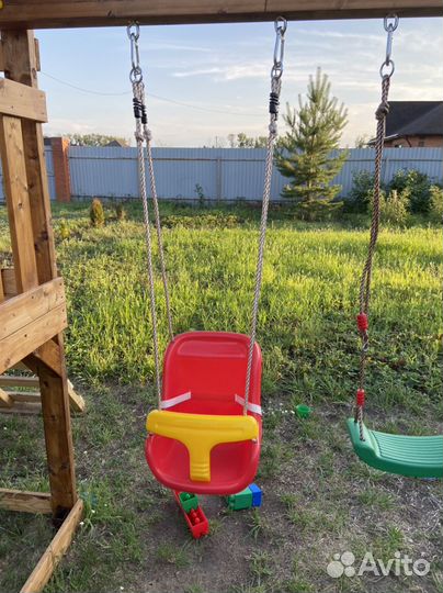Детская качеля пластиковая