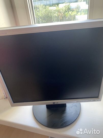 Монитор LG