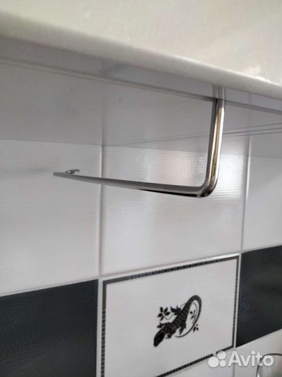 Вешалка мебельная