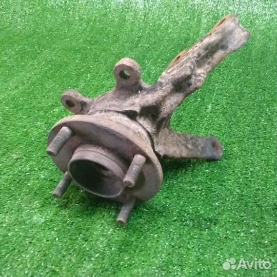 Кулак поворотный передний левый Nissan Almera N16