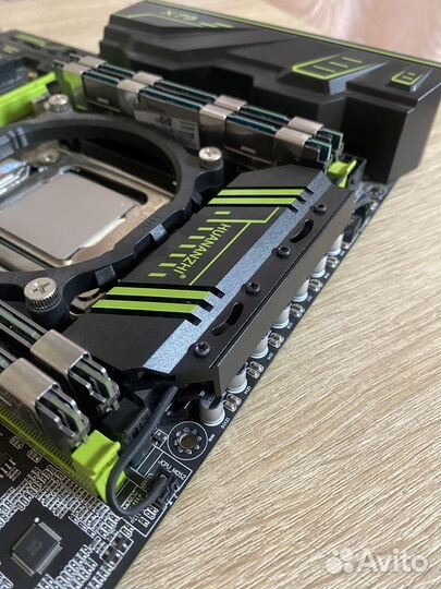 Комплект (2011): мать X79 + xeon 2689 + 16 озу