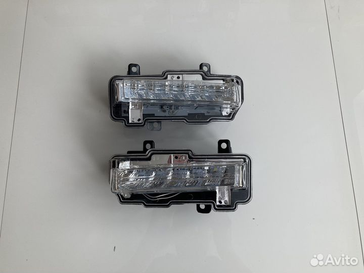 Ходовые огни (1шт) Mitsubishi Pajero IV (2015+)