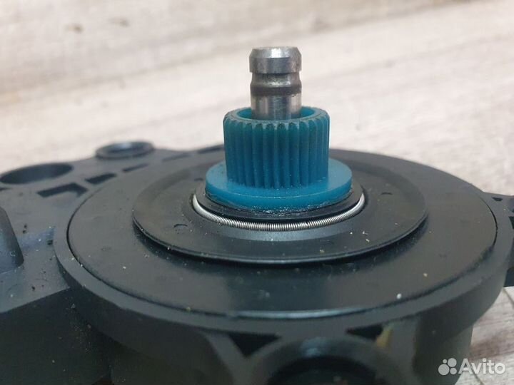 Моторчик стеклоподъёмника передний левый Ford Fies