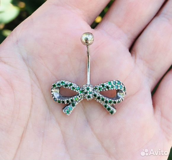 Пирсинг в пупок из серебра