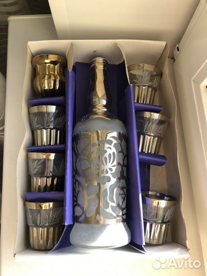 Графин с рюмками