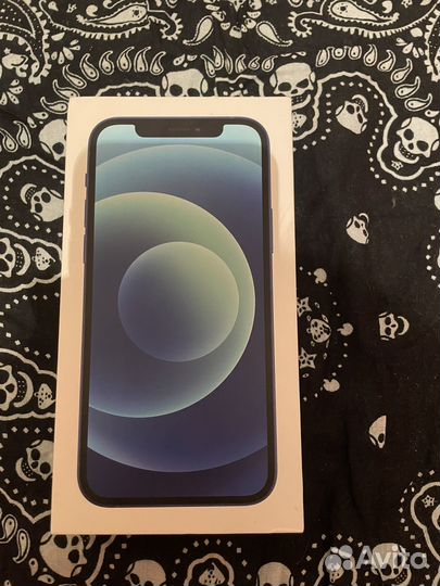 iPhone 12, 64 ГБ