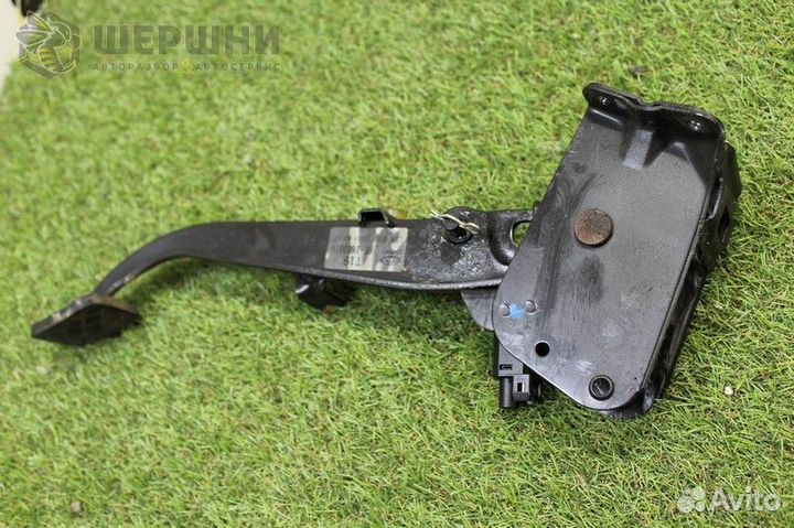 Педаль сцепления в сборе t19 (J681602010 (Б)