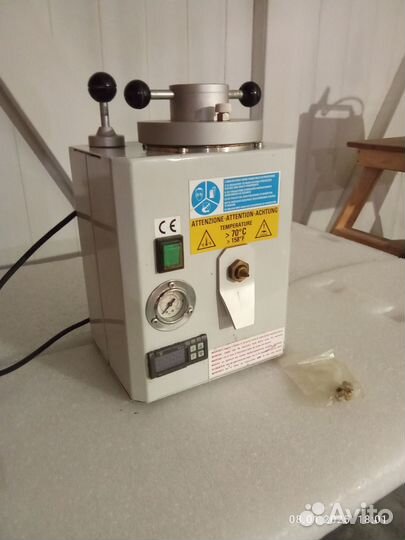 Восковой инжектор