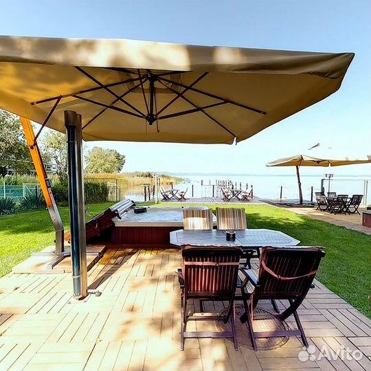 Уличный зонт от солнца в наличии.Центральная опора