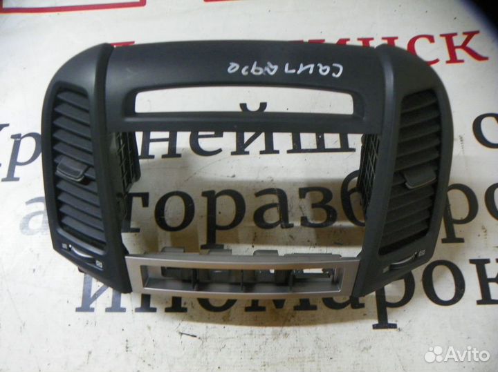 Рамка магнитолы Hyundai Santa Fe