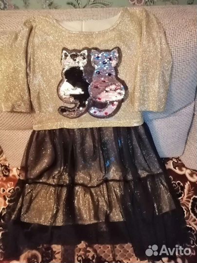 Платье для девочки в отличном состоянии