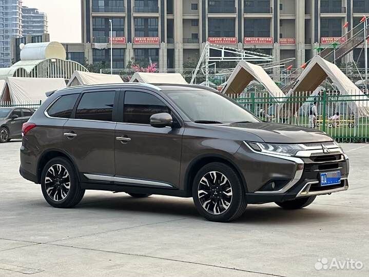Mitsubishi Outlander 2.4 CVT, 2021, 40 000 км