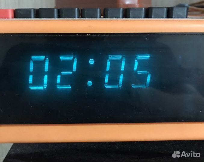 Часы-приёмник трёхпрограммный Прибой-201
