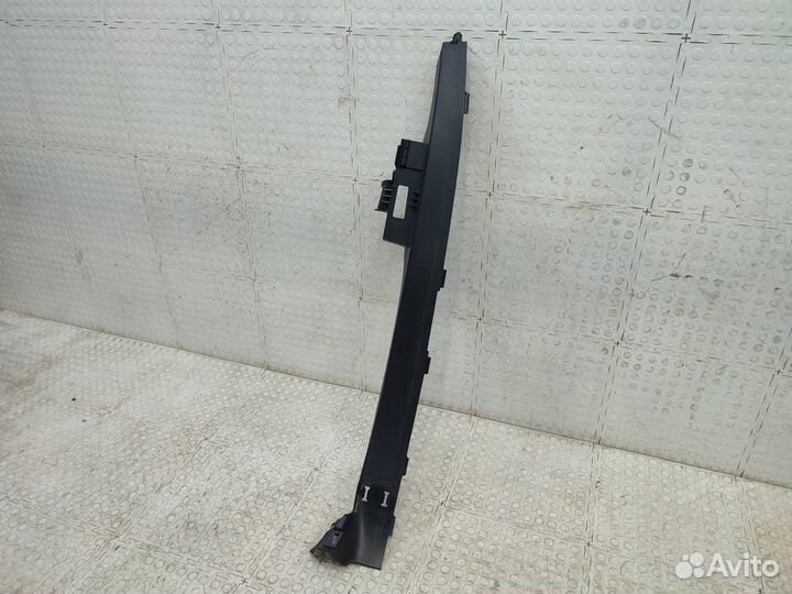 Обшивка стойки задняя левая Mercedes-Benz E-Class