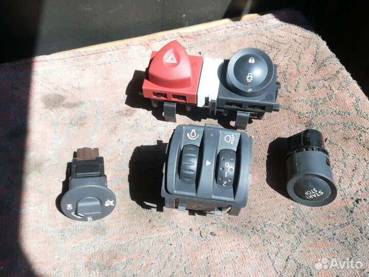 Кнопка Рено Меган 2