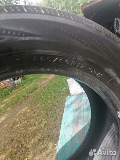 Yokohama BluEarth RV-02 225 R17