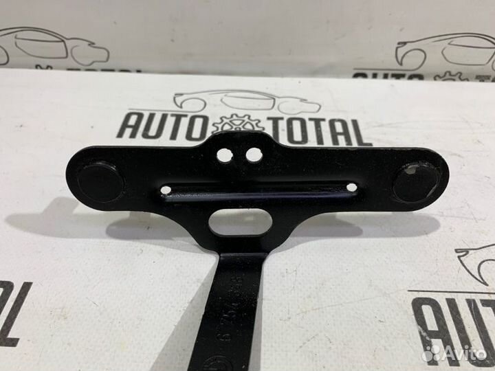 Кронштейн блока ABS Bmw 745 E65 N62B44 2004