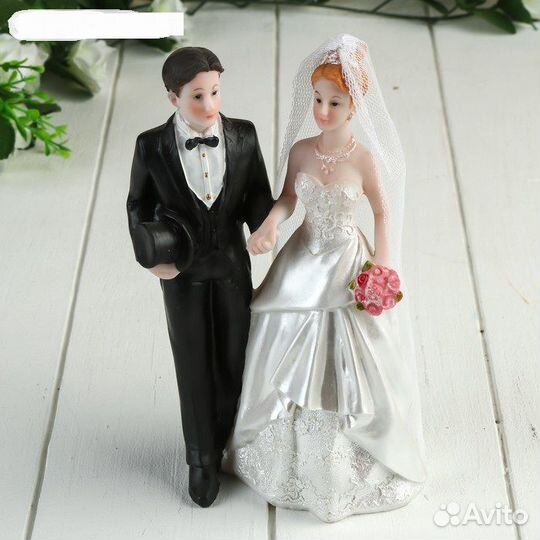 Статуэтка жених и невеста