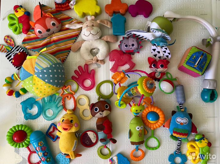 Игрушки для малышей пакетом