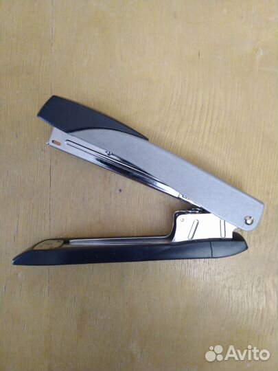 Степлер большой