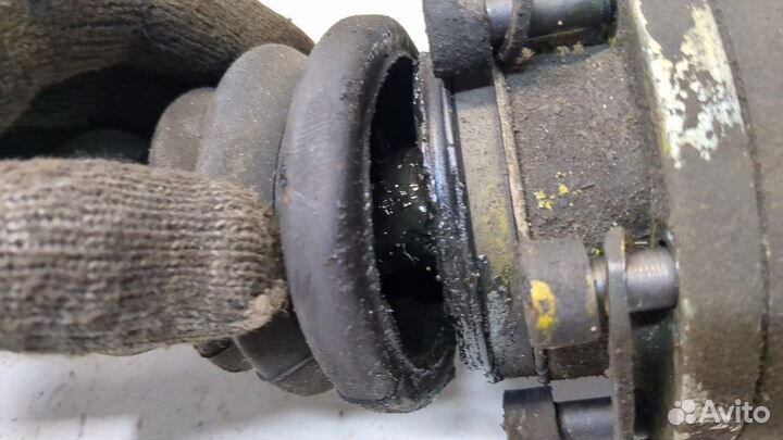 Полуось левая передняя Volkswagen Transporter 5