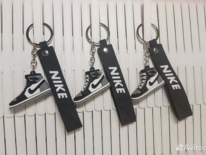 Брелок для ключей, рюкзаков и сумок