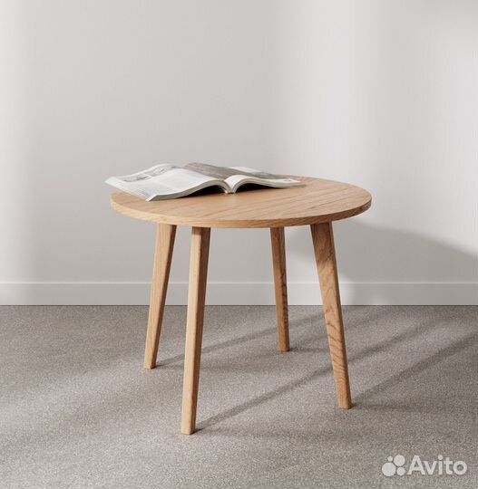 Деревянный круглый придиванный столик