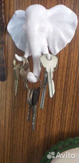 Крючок-вешалка