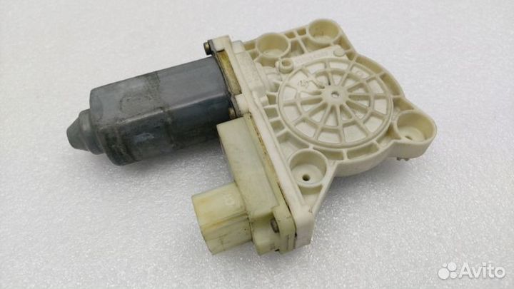 Моторчик стеклоподъемника задний левый Bmw