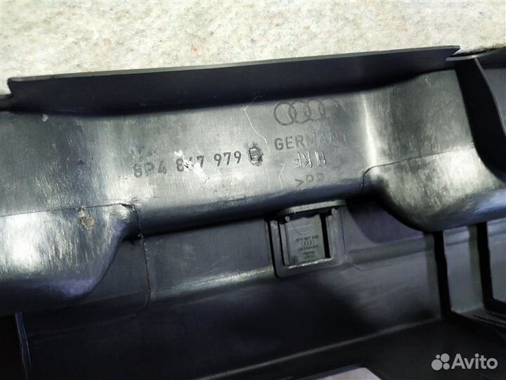 Обшивка крышки багажника Audi A3 8P 1.8 CDA 2009