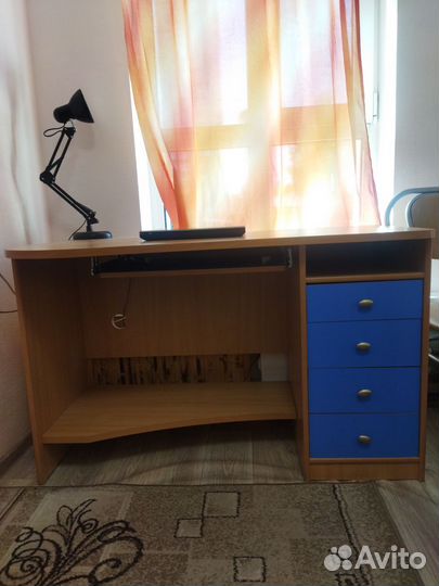 Учебный стол