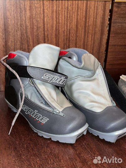 Лыжные ботинки