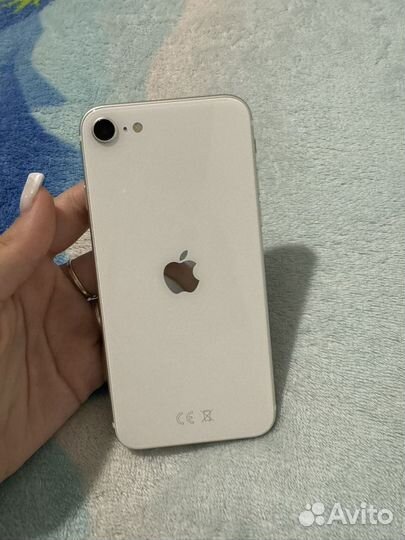 iPhone SE, 64 ГБ