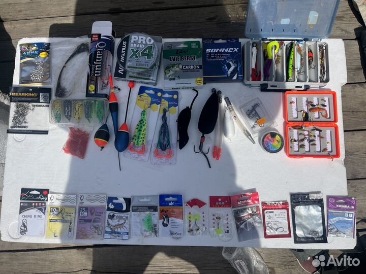 Крючки, приманки, лески и другое
