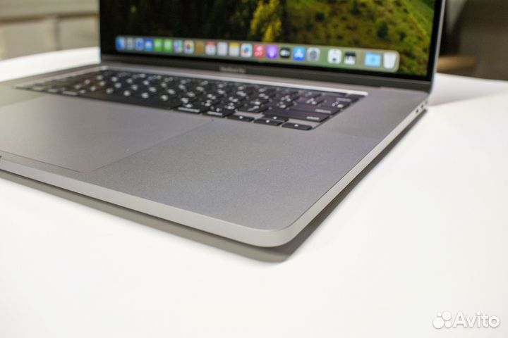 MacBook Pro 16 (2019), 512 гб, Core i7, 2.6 ггц, R