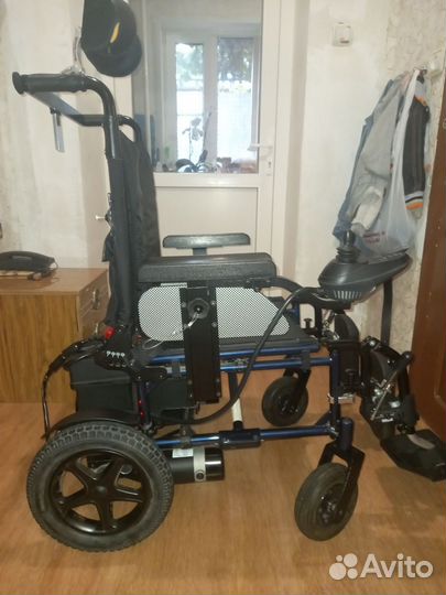 Инвалидная коляска с электроприводом