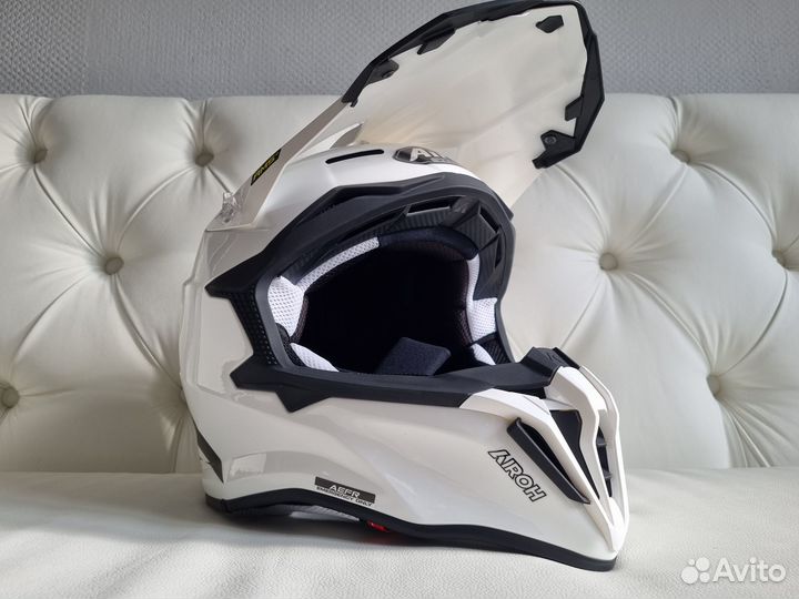 Кроссовый Шлем Airoh Strycker color 2023 белый