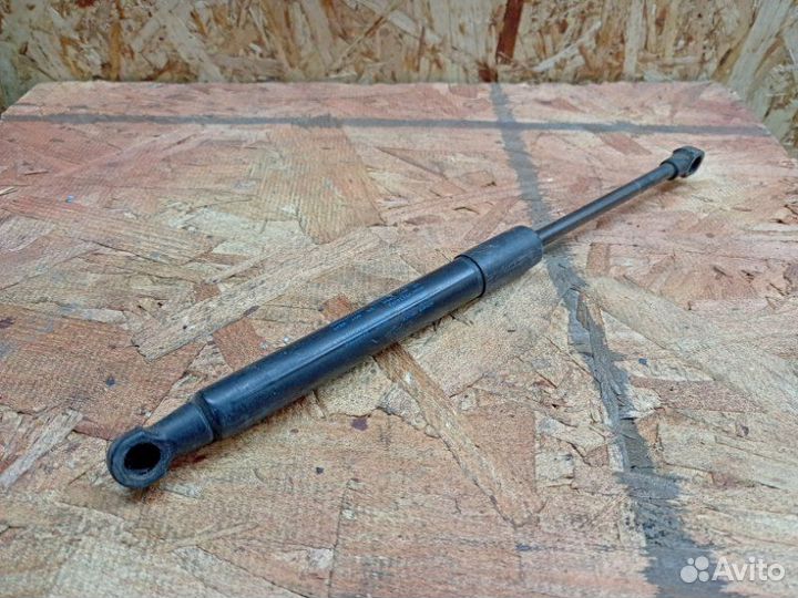 Амортизатор капота Audi Q5 8R 3.0 CCW 2008-2017