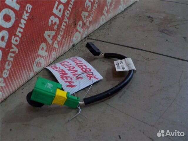 Концевик педали сцепления LADA Granta 219010 11186