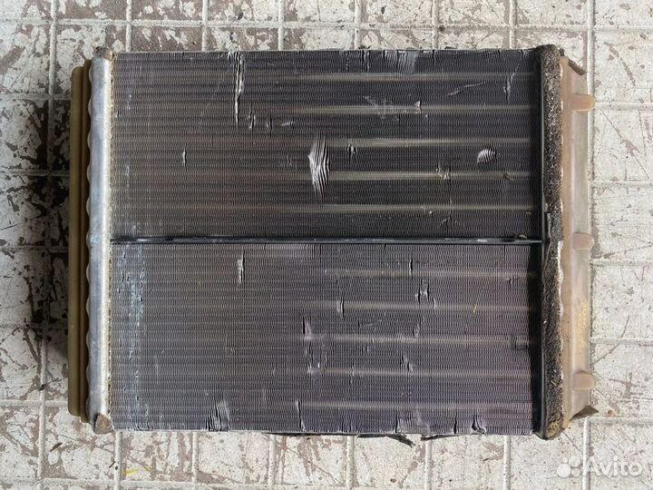 Радиатор печки mercedes W 124 W 140