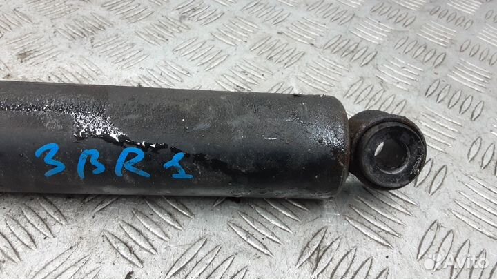 Амортизатор задний Mitsubishi Pajero Sport I (1996