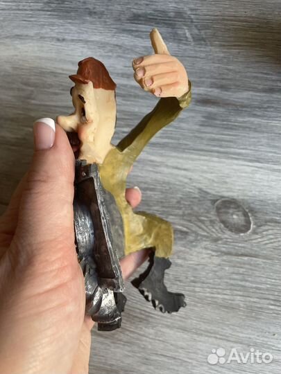 Сувенир на бутылку к 23 февраля