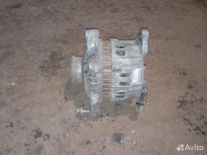 Генератор Nissan Bluebird sr18de 231006J110