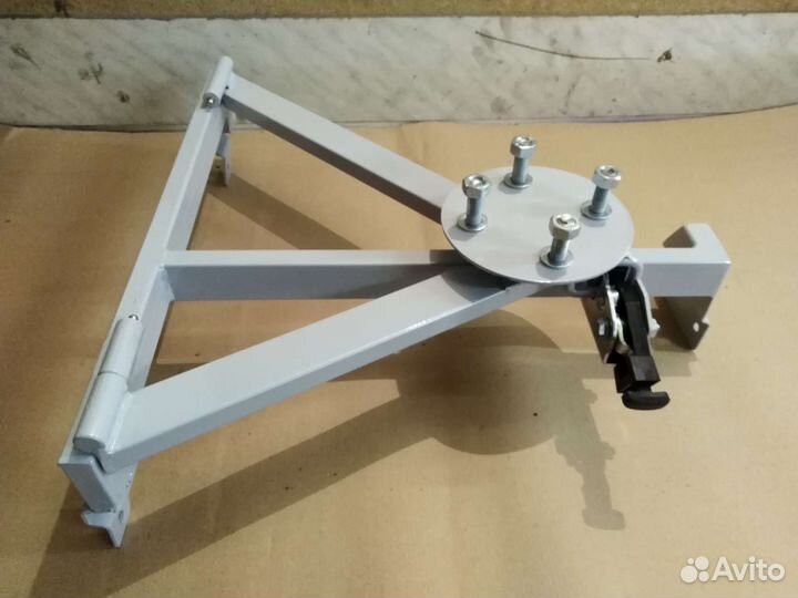 Кронштейн запасного колеса на ларгус